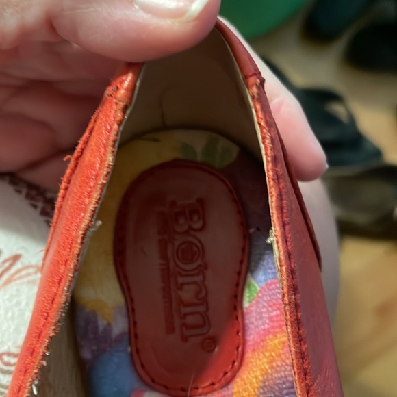 Size 7 Born leather flats - Picture 3 of 4